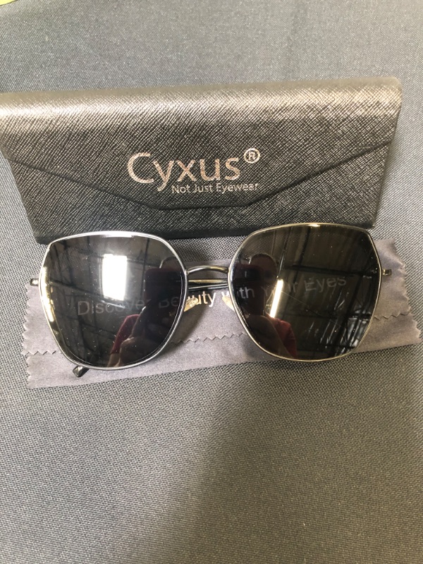 Photo 4 of Cyxus Polarized Cateye Sunglasses for Women Men Retro Round Large Vintage UV Protection Oversized Shades
Color: 10-matte Black 1203