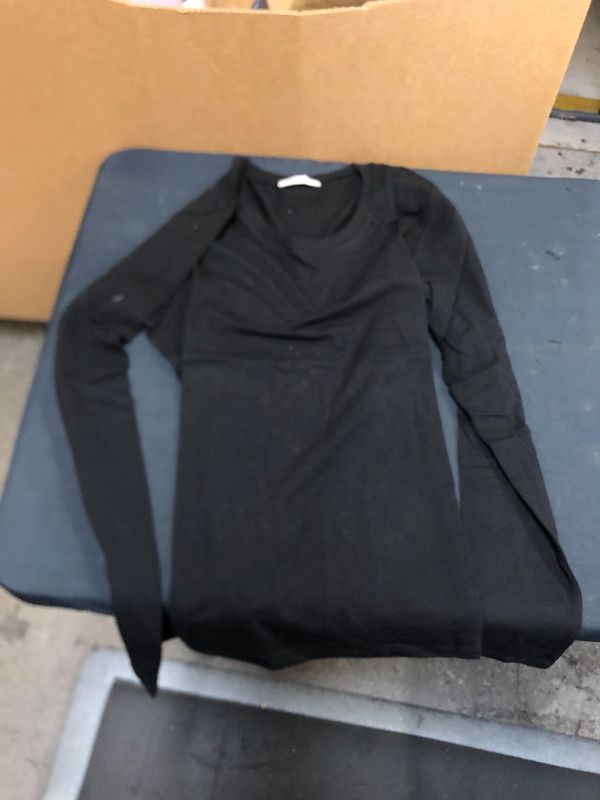 Photo 2 of ACTIVE BASIC WOMENS LONG SLEEVE SHIRT 2XL - ITEM IS DIRTY - NEEDS TO BE CELANED -