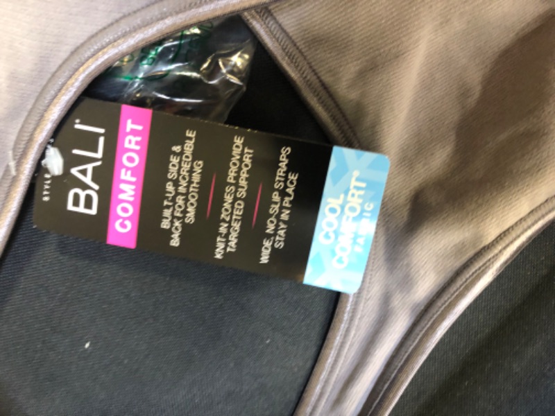 Photo 2 of Bali Comfort Revolution Wireless Bra, ComfortFlex Fit Full-Coverage Wirefree Bra for Everyday Comfort, Fashion Colors
2XL