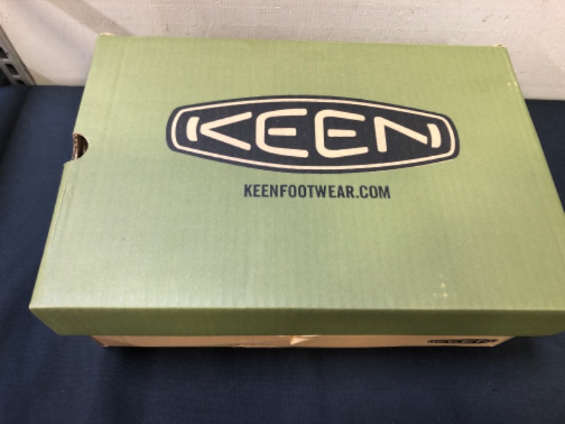 Photo 2 of KEEN Men's Newport Closed Toe Leather. DIFFERENT SIZE SHOES. LEFT SHOE SIZE 9, RIGHT SHOE SIZE 9.5
