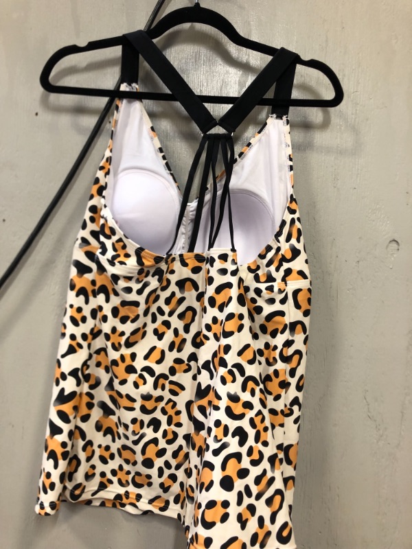 Photo 2 of Plus size leopard swim top Size XXXL