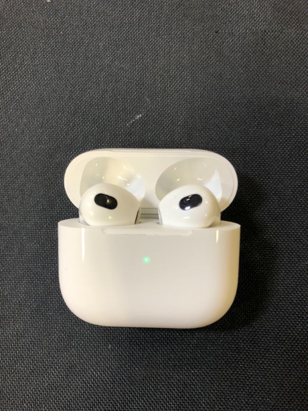 Photo 3 of Apple AirPods (3rd Generation) Wireless Earbuds with MagSafe Charging Case. Spatial Audio, Sweat and Water Resistant, Up to 30 Hours of Battery Life. Bluetooth Headphones for iPhone
- USED 