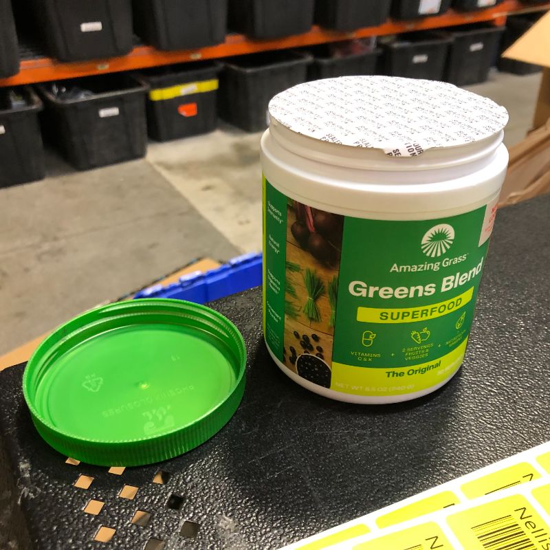 Photo 2 of Amazing Grass Greens Blend Energy: Super Greens Powder & Plant Based Caffeine with Matcha Green Tea & Beet Root Powder, The Original, 30 Servings Best By: Jun 2023
