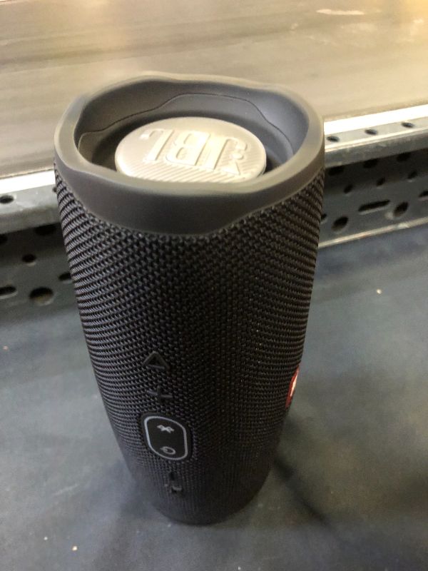 Photo 5 of JBL Charge 4 - Waterproof Portable Bluetooth Speaker - Black
