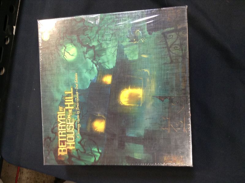 Photo 2 of Hasbro Gaming Avalon Hill Betrayal at The House on The Hill Second Edition Cooperative Board Game, Ages 12 and Up, 3-6 Players, 50 Chilling Scenarios