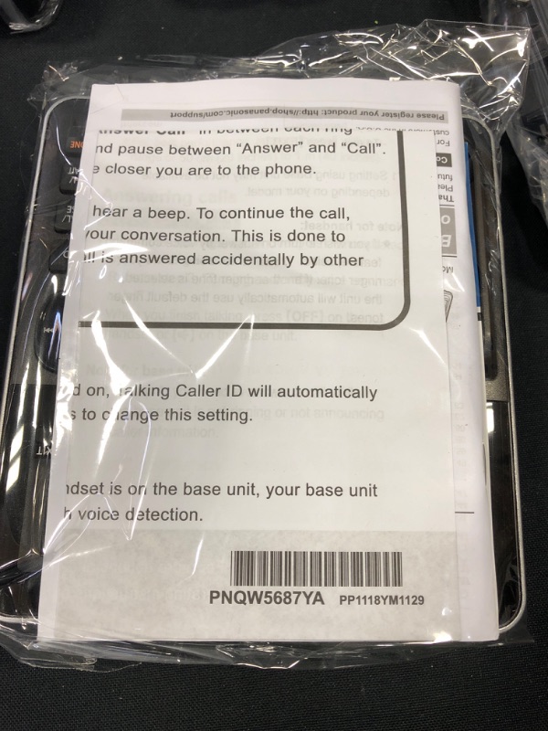 Photo 5 of Panasonic KX-TG985 Expandable Cordless Phone System Link2Cell Bluetooth - 5 Handsets DECT 6.0 Bluetooth, Voice Assist, Low Battery Alert, Answering Machine, Call Blocking, Talking Caller ID, Black