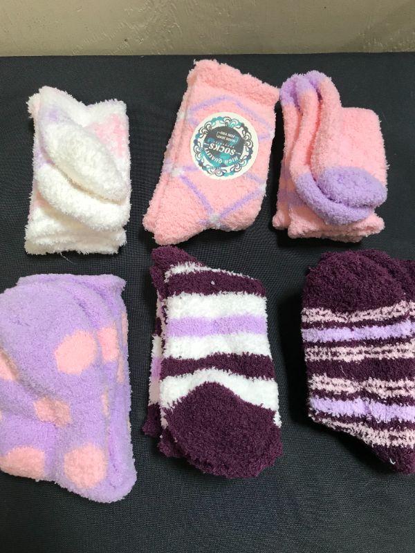 Photo 1 of 6 pack of womens fuzzy multi color socks size 6-8 