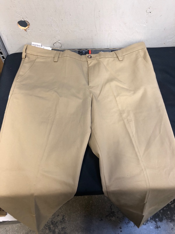 Photo 2 of Dockers Men's Straight Fit Workday Khaki Smart 360 FLEX Pants (Regular and Big & Tall) 42X32
