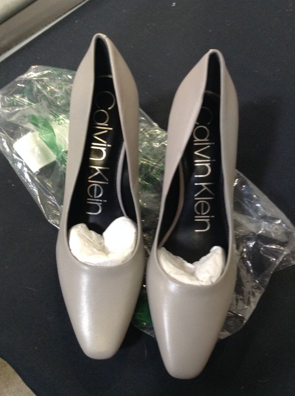 Photo 4 of Calvin Klein Women's Callia Pump SIZE 8M
