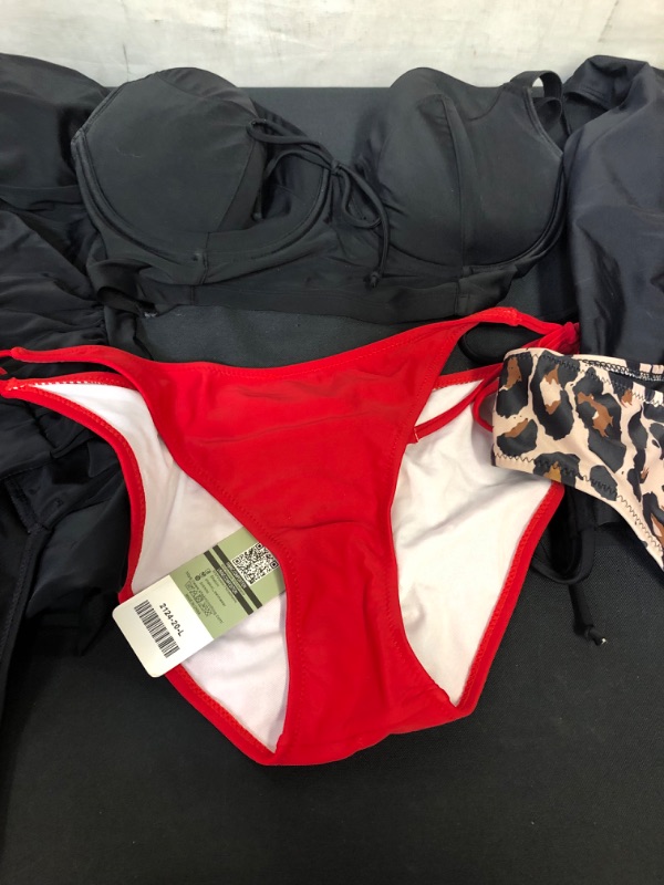 Photo 3 of BAG LOT OF WOMENS SWIMWEAR SIZE L (PINK SWIMWEAR IS SIZE M) ---SOLD AS IS ---