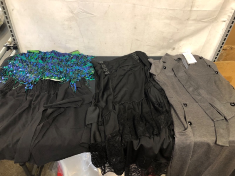 Photo 1 of BAG LOT OF WOMENS CLOTHING BLACK SHORTS SIZE XL, BLUE & GREEN SHORTS XL ( ZIPPER IS BROKEN),
 BLACK STRAPLESS DRESS SIZE L, GRAY DRESS WITH POCKETS SIZE L ----SOLD AS IS ---