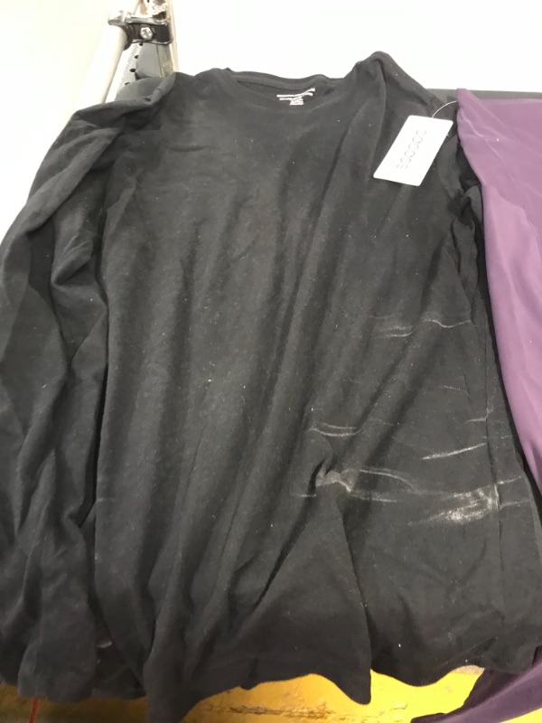 Photo 3 of BAG LOT OF WOMENS CLOTHING SIZE M SHIRT, LEGGINGS, UNDERWEAR  (BLACK LONG SLEEVE HAS WHITE STAINS) --- SOLD AS IS ----