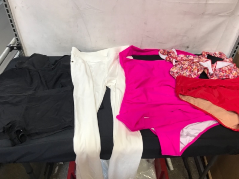 Photo 1 of BAG LOT OF WOMENS CLOTHING- MISCELLANEOUS, SIZE L  --- SOLD AS IS ---