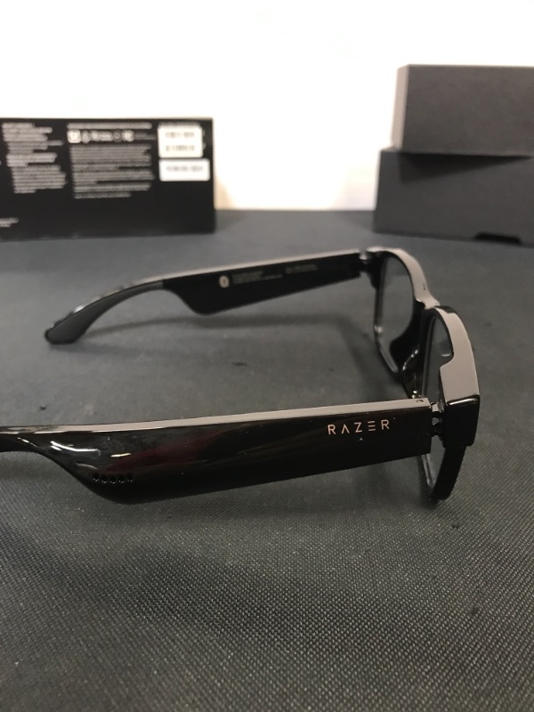 Photo 4 of RAZER BLUETOOTH ANZU SMART GLASSES 