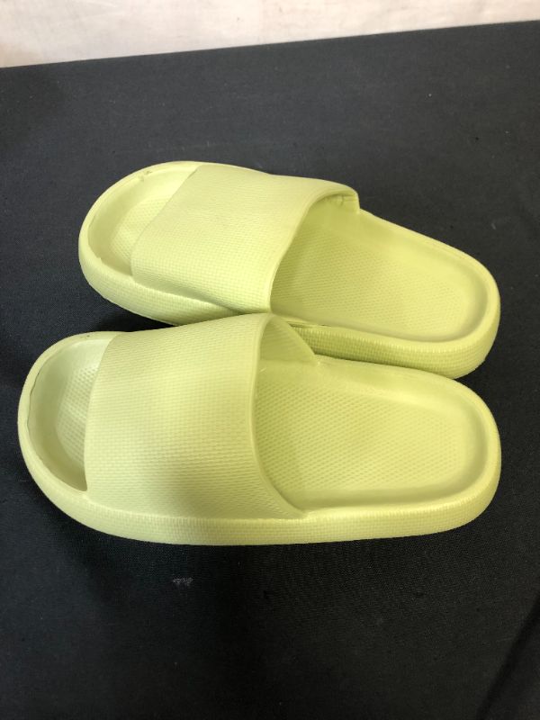 Photo 1 of green slides size 5 (35EU)