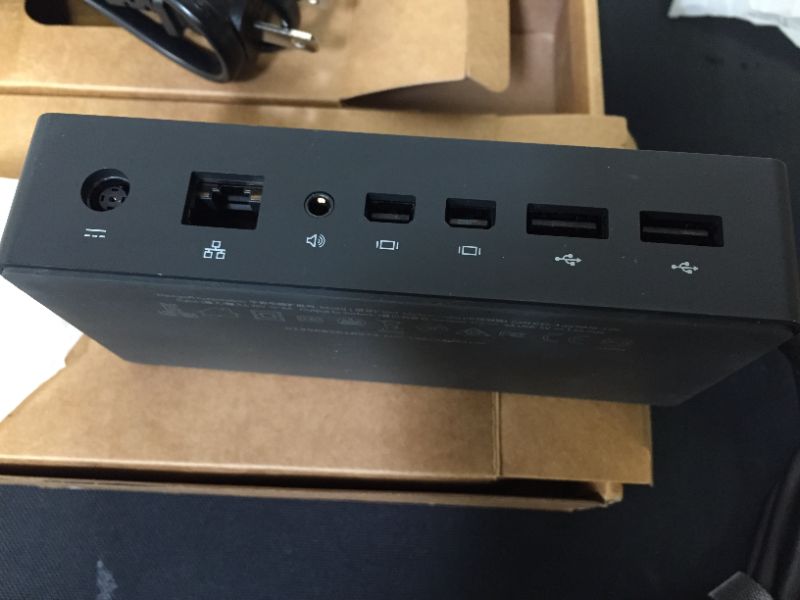 Photo 2 of Microsoft 1661 Surface Dock
