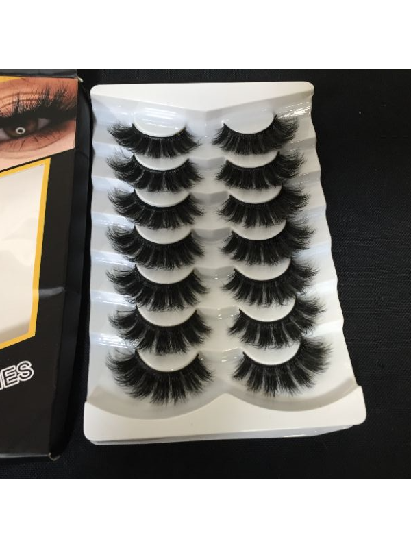 Photo 1 of 7 pairs false lashes 