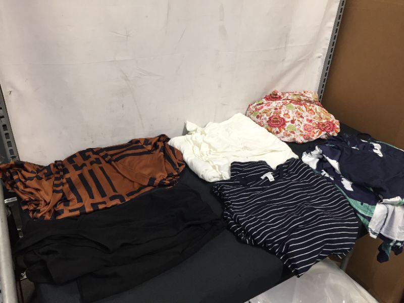 Photo 2 of Bag lot of Multi Clothes for Women Sizes Vary - SOLD AS IS - 
