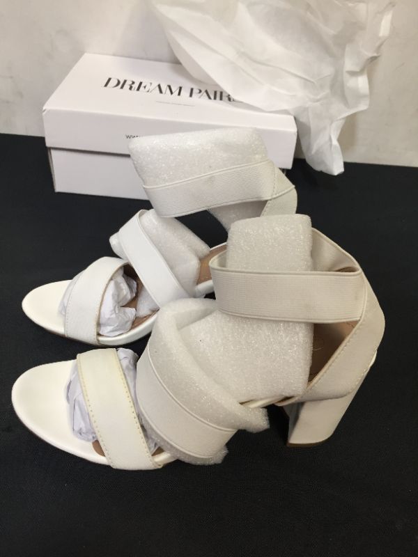 Photo 1 of DREAM PAIRS WHITE HEELS SIZE 5.5