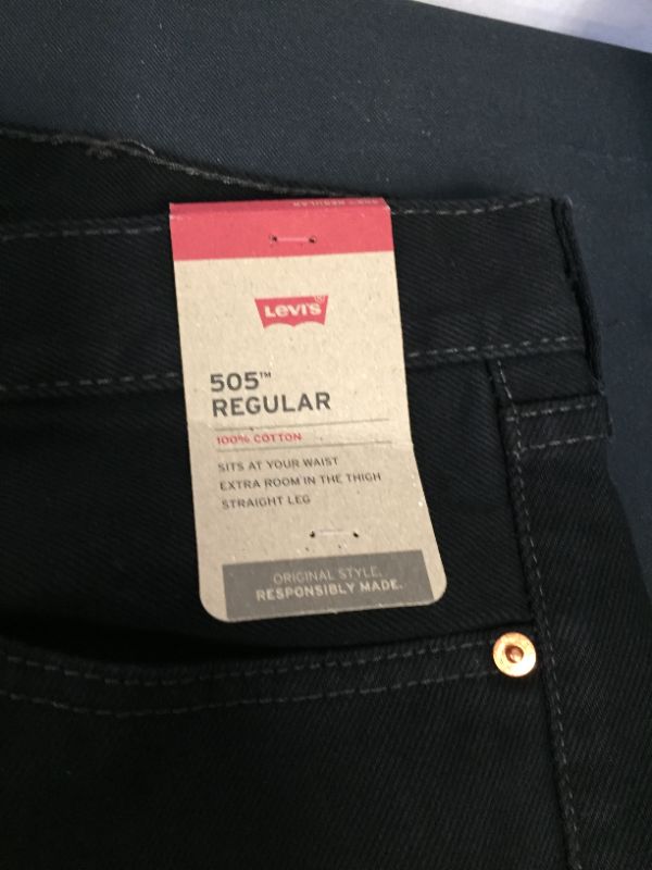 Photo 1 of Levi's Men's 505 Regular Fit Jeans SIZE 38X32