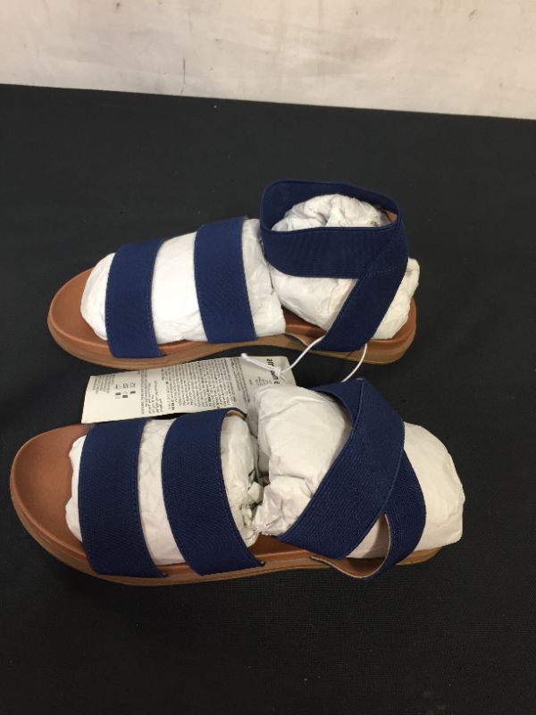 Photo 3 of Amazon Essentials womens Women's Strappy Elastic Sandal SIZE 6.5
