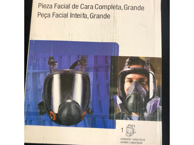 Photo 2 of 3M Full Facepiece Reusable Respirator 6900, Paint Vapors, Dust, Mold, Chemicals, Large
SIZE LARGE (minor damage to the box)