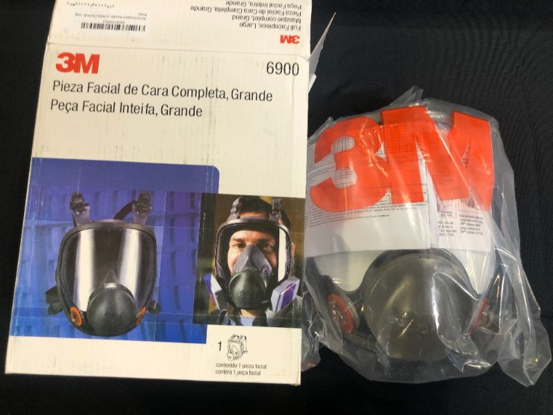 Photo 3 of 3M Full Facepiece Reusable Respirator 6900, Paint Vapors, Dust, Mold, Chemicals, Large
SIZE LARGE (minor damage to the box)