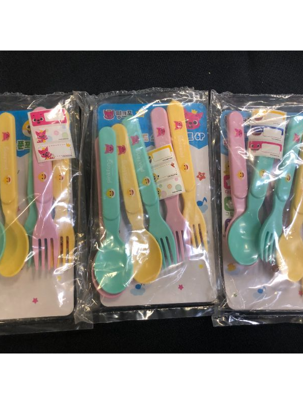 Photo 1 of Baby Shark 6 pc plastic utensil set for baby/toddler
three pack