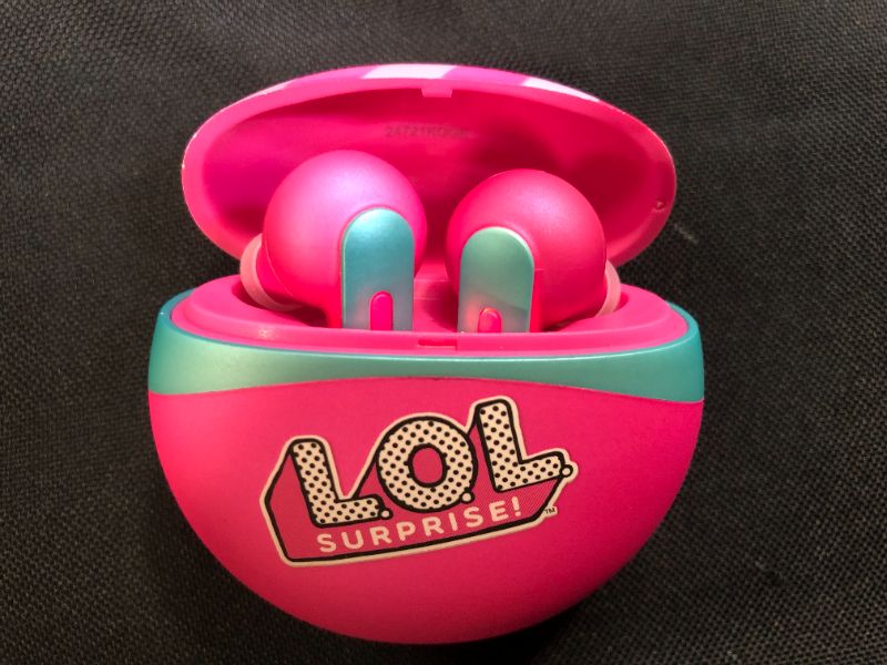 Photo 4 of L.O.L. Surprise! Wireless Earbuds for Kids w/ 3D Stereo Sound & Built-in Mic
(DAMAGES TO BOX)