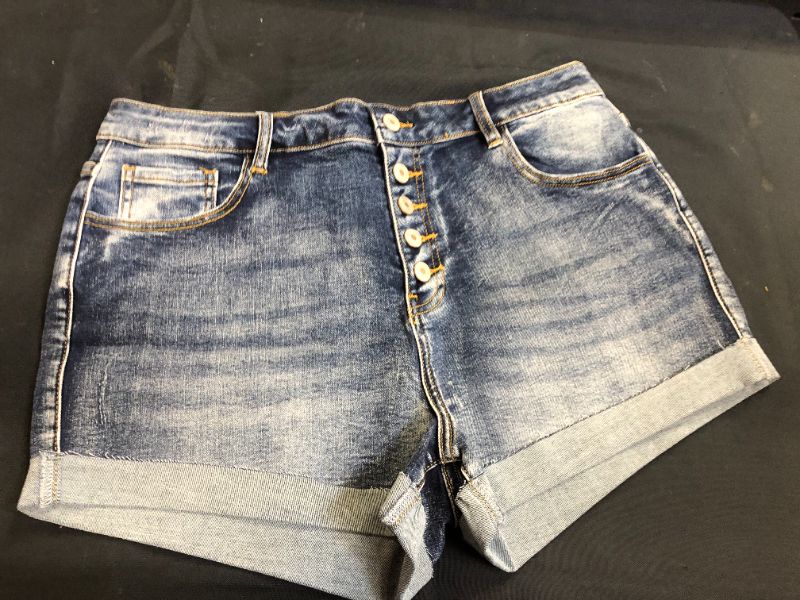 Photo 1 of WOMEN'S SHORTS SIZE XL