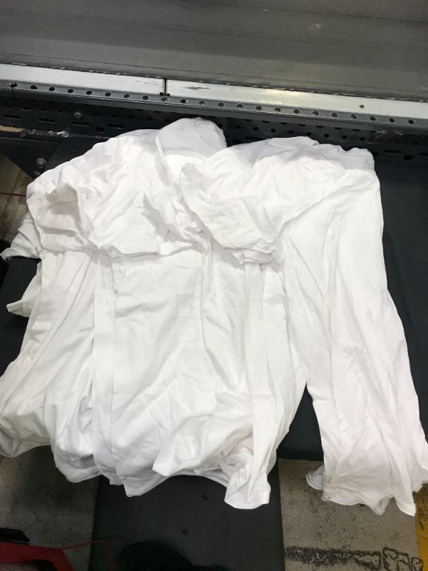 Photo 1 of bundle of 6 white fruit of loom t shirts large 