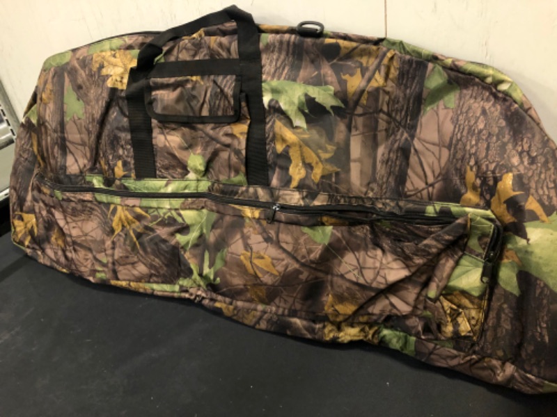 Photo 4 of Camouflage Duffel Bag Large leaf type CAMO approximately 45L x17W
