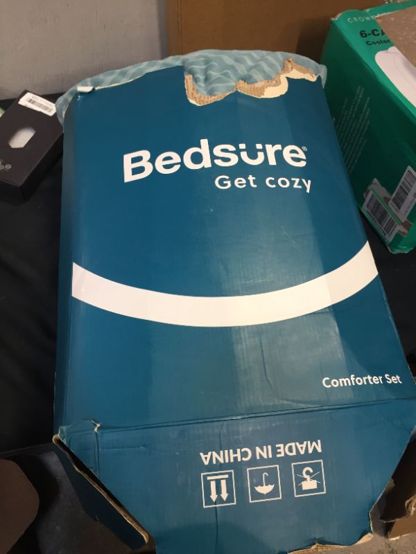 Photo 3 of Bedsure Bedding Sets Queen Size - 8 Piece Bed in a Bag Jacquard Comforter Set with Sheets, All Season Reversible Teal Bed Set with Comforter, Sheet, Pillow Sham and Pillowcase (Queen, Teal)
