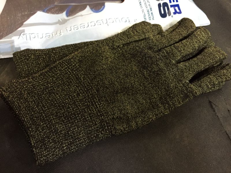 Photo 2 of TOUCHSCREEN GLOVES (BLACK)