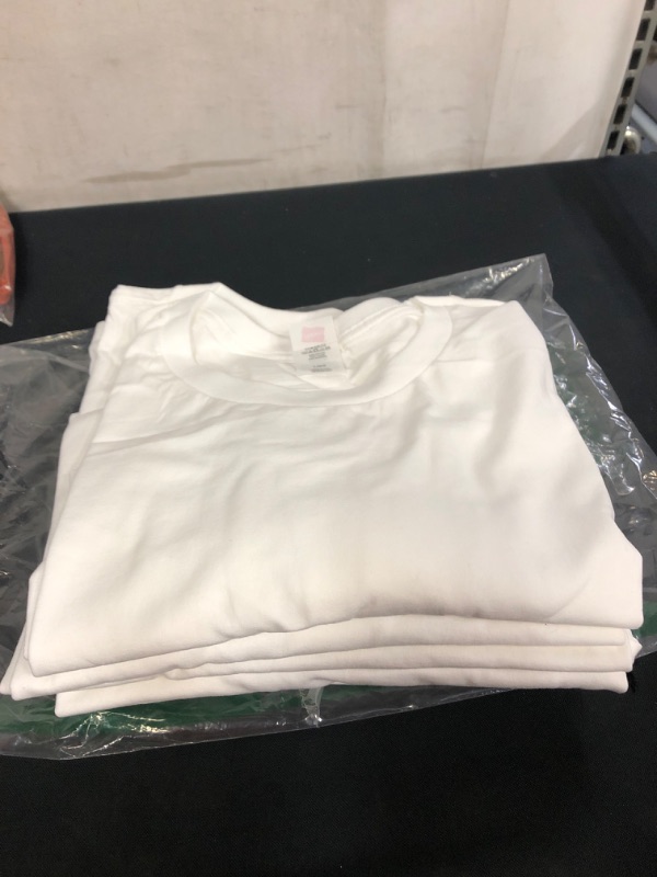Photo 2 of Hanes Men's Tagless Cotton Crew Undershirt – 6 Packs
, SIZE L 