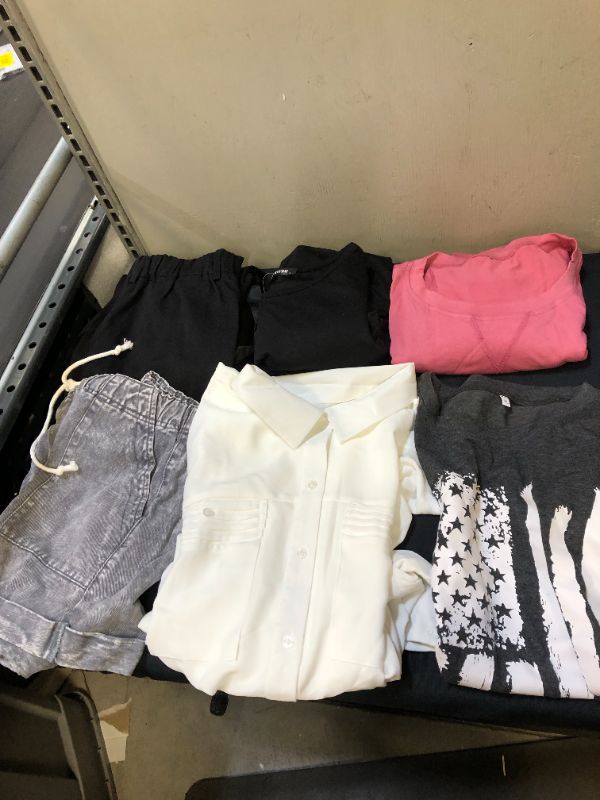 Photo 1 of 6 PCS WOMENS CLOTHING VARIOUS SIZES