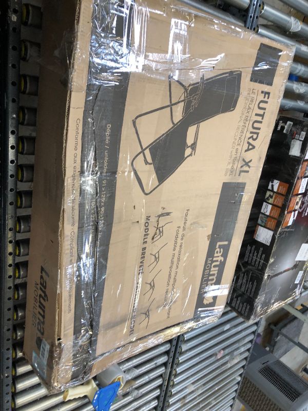 Photo 1 of Lafuma LFM3123-7057 Futura Air Comfort XL Series EXTREMELY MINOR USE Outdoor Relaxation Chair, Taupe 

