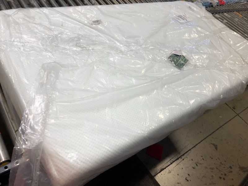 Photo 1 of ZINUS mattress 75x39x6 inches 