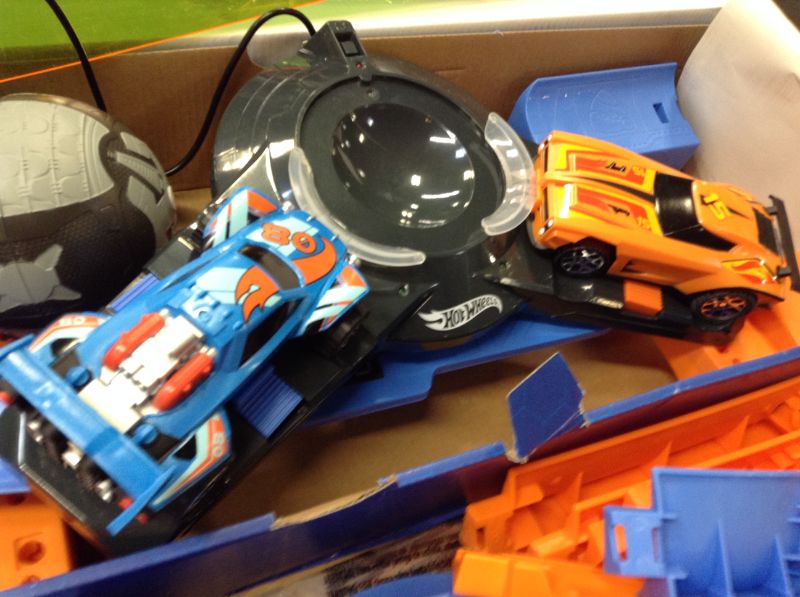 Photo 4 of Hot Wheels Rocket League Rivals RC Set
