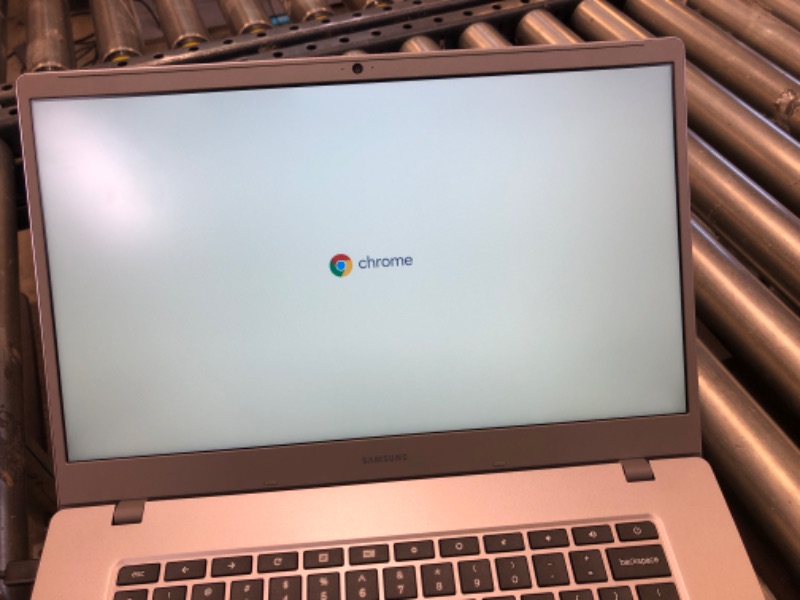 Photo 2 of Samsung Chromebook 4 + Chrome OS 15.6" Full HD Intel Celeron Processor N4000? 6GB RAM 64GB eMMC Gigabit wi-FI-XE350XBA-K03US,Silver
