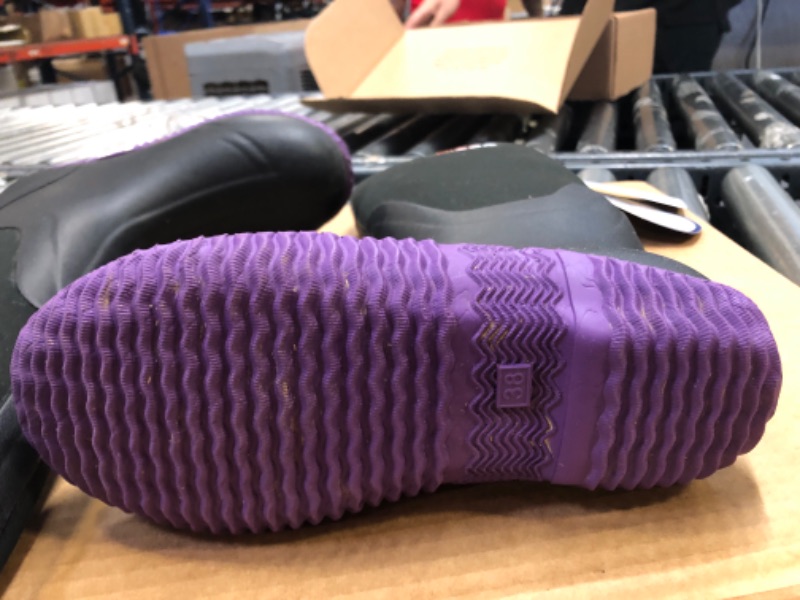 Photo 3 of AquaX Women's Rubber Rain Boots -- purple -- size 6 
