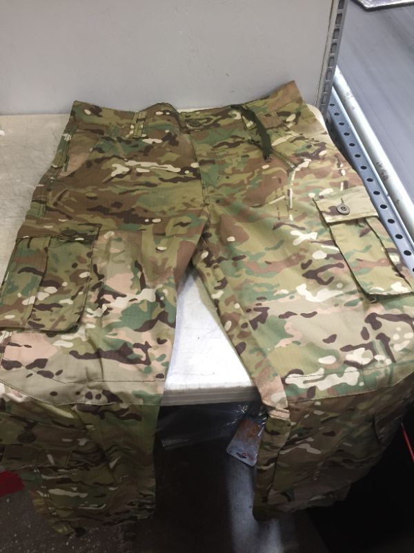 Photo 1 of MENS CARGO PANTS 
SIZE 34