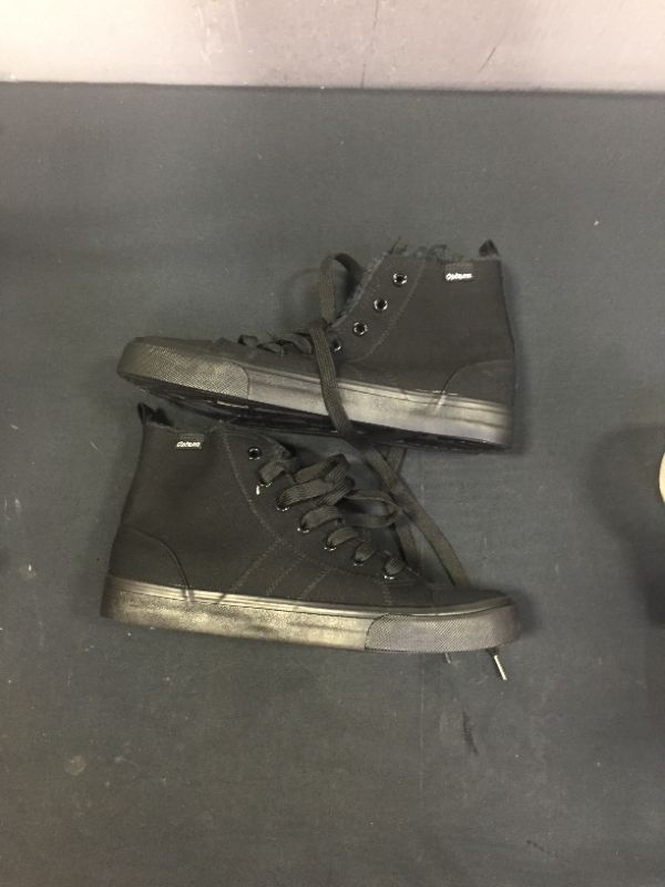 Photo 1 of Men's canvas sneakers sz 10