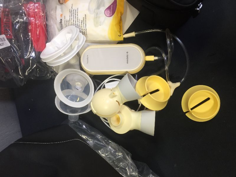 Photo 3 of Medela Freestyle Flex™ 2-Phase Double Electric Portable Breast Pump
