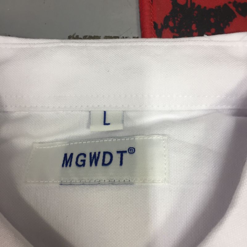 Photo 3 of  Men's Dress Shirt Regular Fit Oxford Solid Buttondown Collar (Size L)
