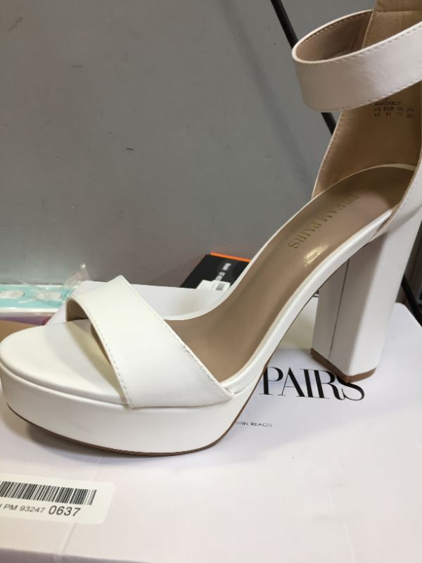 Photo 4 of DREAM PAIRS Women's Chunk Low Heel Pump Sandals White (Size 9.5)
