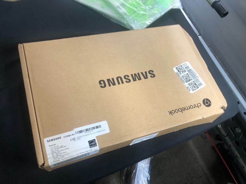 Photo 3 of Samsung Chromebook 4 Chrome OS 11.6" HD Intel Celeron Processor N4000 4GB RAM 32GB eMMC Gigabit Wi-Fi - XE310XBA-K01US
--- open/ damaged box but new ----