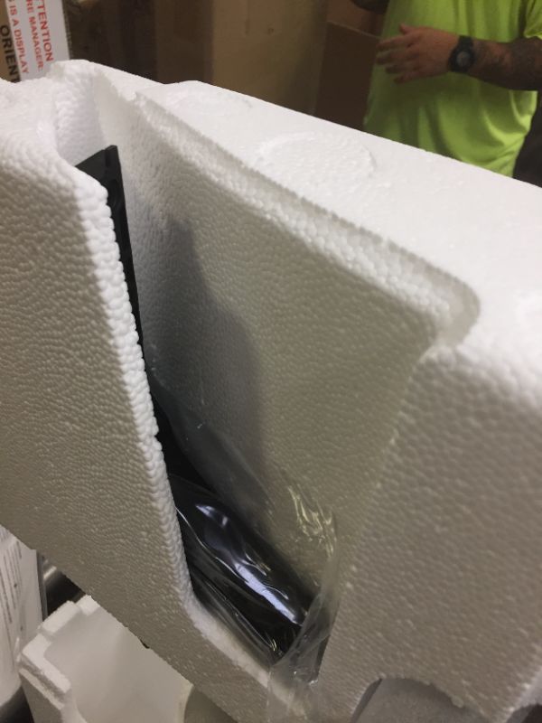 Photo 1 of SAMSUNG 40-inch Class LED Smart FHD TV 1080P (UN40N5200AFXZA, 2019 Model)
