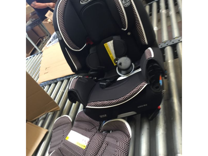 Photo 3 of Graco 4Ever DLX 4 in 1 Car Seat, Infant to Toddler Car Seat, Zagg. Box Packaging Damaged, Minor Use, Missing A Cup Holder.