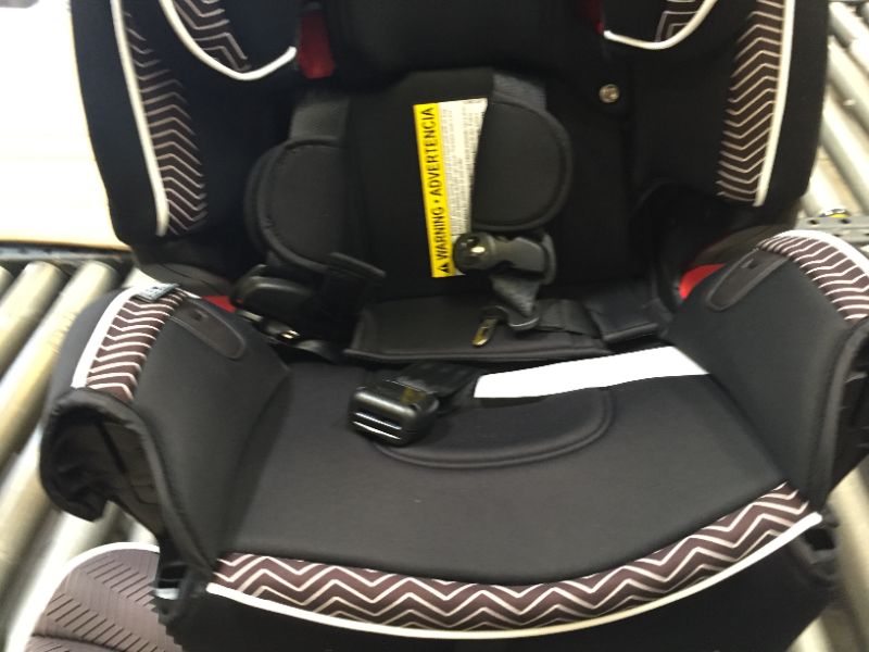 Photo 6 of Graco 4Ever DLX 4 in 1 Car Seat, Infant to Toddler Car Seat, Zagg. Box Packaging Damaged, Minor Use, Missing A Cup Holder.